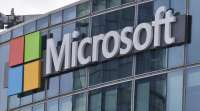 据报道，微软向员工展示了双屏Surface设备
