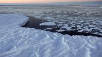 北极夏季融化表明冰的消失速度比正常情况快