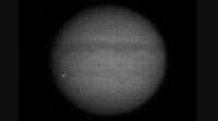 一颗大型小行星撞向木星，这里有图片可以证明这一点