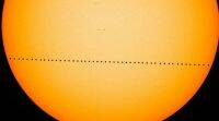 水星在周一进行罕见的表演，在阳光下游行