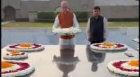 亚马逊首席执行官杰夫·贝佐斯 (Jeff Bezos) 登陆印度，记得圣雄甘地 (Mahatma Gandhi)
