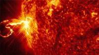 这个巨大的太阳黑子转向地球可能是个坏消息