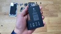 苹果iPhone 12 Pro Max拆卸视频显示电池和其他内部部件