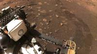 美国宇航局毅力号火星车在火星上进行首次试驾