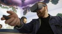 Google的Daydream VR耳机的亮点是控制器