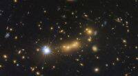 哈勃太空望远镜发现星系质量是银河系的四倍