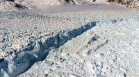 NASA揭示了巨大的南极冰山的惊人图像