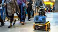 这个自主的麻省理工学院机器人可以遵循行人规则