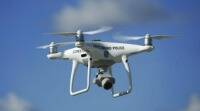 无人机帮助执法机构进行空中监视，协助紧急服务