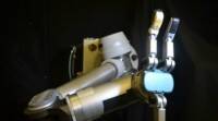 机器人现在可以使用柔性皮肤传感器来执行日常任务