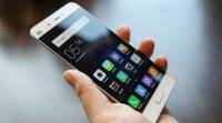 中国智能手机制造商正准备在自己的地盘上与苹果竞争