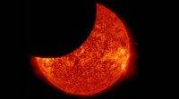 今天的日食: 如何观看，时间安排和可见位置