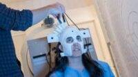 可穿戴式脑扫描仪可让患者自由移动: 研究