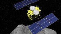 日本的Hayabusa2航天器将炸药降落在小行星上，使陨石坑