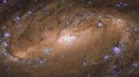 哈勃太空望远镜发现距离地球3000万光年的螺旋星系